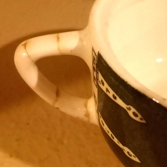 Vintage-Colonial Homestead by Royal. Handled Sugar Bowl with Lid & Creamer - Picture 4 of 12